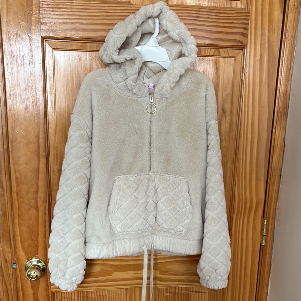 Crave Fame Quarter zip with kangaroo pouch size medium